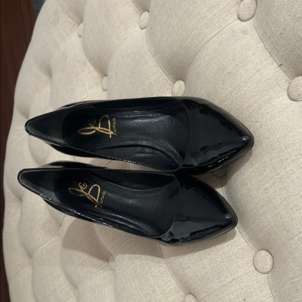 Joan & David Black Heels Sleek Leather Design